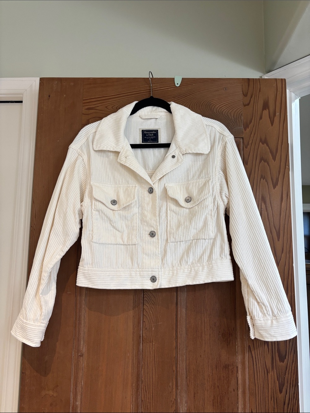 Abercrombie & Fitch Cream Corduroy Trucker Jacket. Size Small